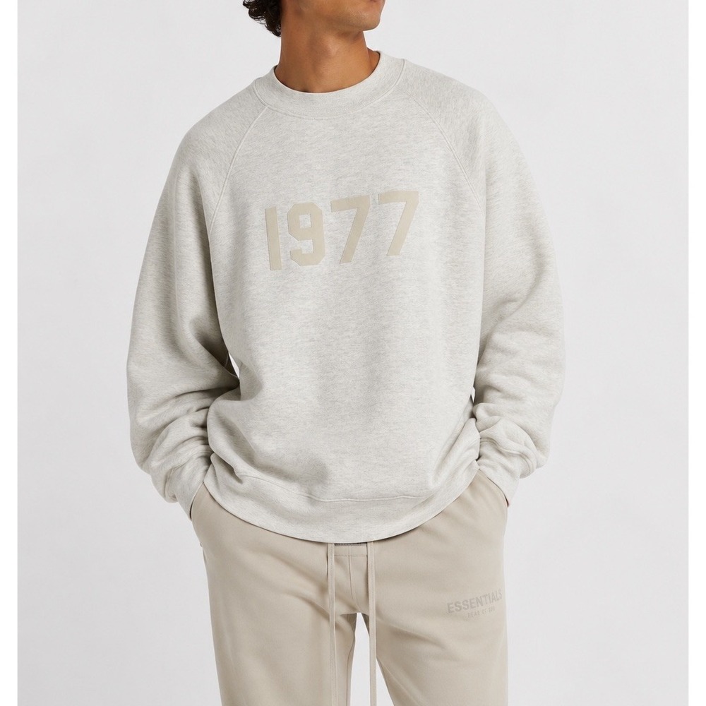 Fear of God Essentials 1977 Crewneck Sweatshirt Oatmeal Cream XXS Pullover Logo